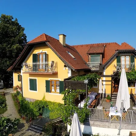 Weingut Skoff Original 게스트하우스 3*